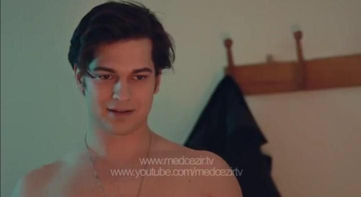 CBb2bD5VEAQ-c34.jpg:large