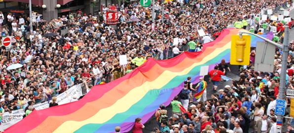 AirbnbYYZ's tweet photo. Don't forget to book early on #airbnb for #2015PrideWeek June 19-28th in #Toronto! Time to paint the city rainbow! http://t.co/5U2LrnGM2v