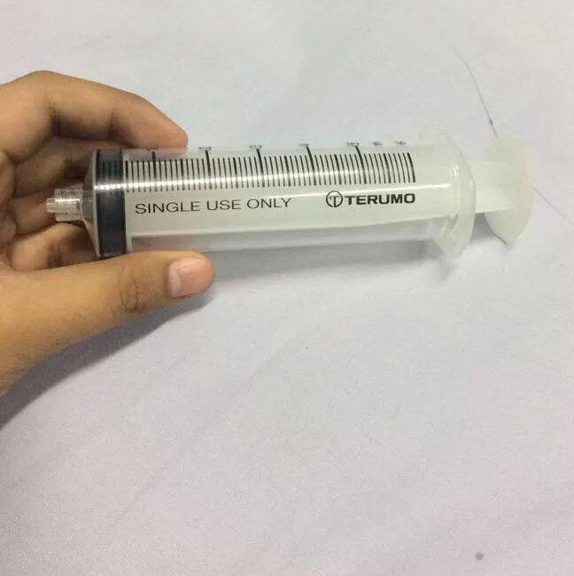 chariegemaoco's tweet image. Pati ba naman SYRINGE may hugot? HAHAHAHA. 
#SingleUseOnly