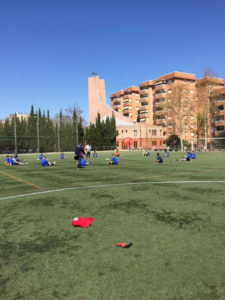 ytfaoficial's tweet photo. Finalizando el 2o día Campus Ytfa. Toca estirar y bajar pulsaciones después de una jornada intensa @RubenCastillo10 http://t.co/lb74ZR67p9