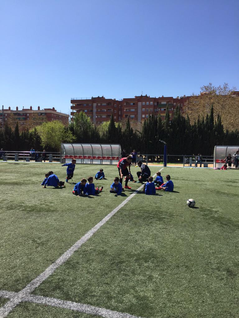 ytfaoficial's tweet photo. Finalizando el 2o día Campus Ytfa. Toca estirar y bajar pulsaciones después de una jornada intensa @RubenCastillo10 http://t.co/lb74ZR67p9