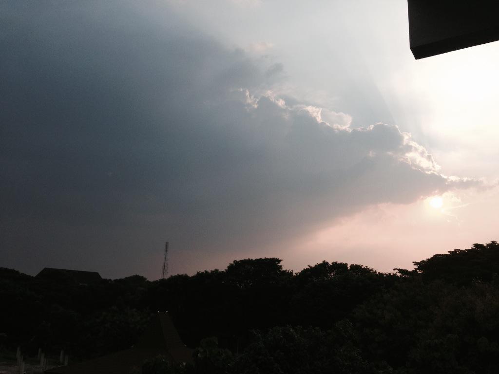 Ardi_Fredi's tweet photo. Selamat sore solo... http://t.co/nQAwOTJ60H