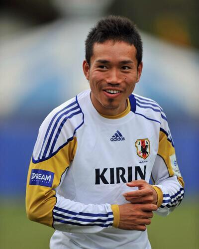 長友佑都bot 今の太田宏介に勝てる気しないのでインドネシアに帰化します Http T Co Htpqe5yhpz Twitter