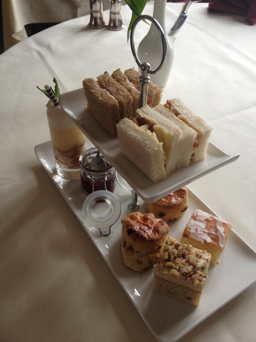 SeckfordHall's tweet image. What a terribly windy day! Why not come in for some afternoon tea by the fire!