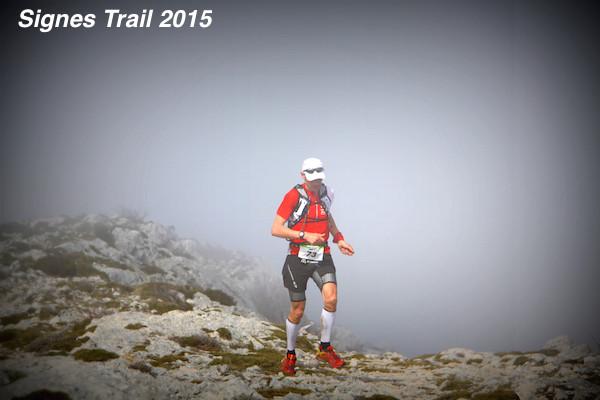 ENDU_MAG's tweet image. Signes #Trail 5th manche des trails de provence 2015 avec fabien Antolinos @Mizuno_Running trails-endurance.com/?p=49936