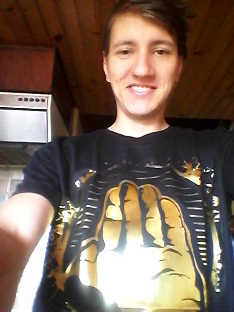 DNAmaze's tweet photo. @hat_films i dont care if #handoftruth is a cult i like the way the hand sparkles when it touches me. http://t.co/vSki7rI9JM