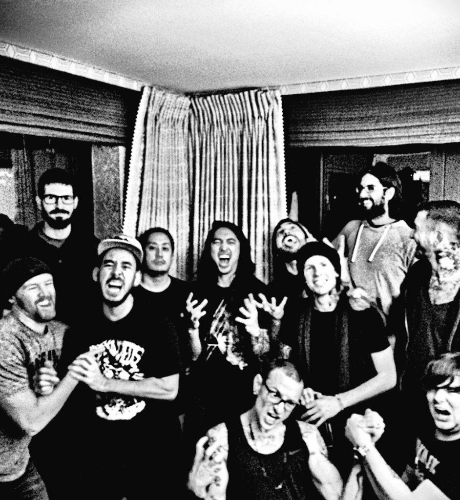 aaronpauley's tweet photo. I miss you guys! @phoenixlp @mikeshinoda @ChesterBe @joehahnLP #Brad &amp; #Rob http://t.co/K4yj7MScsS