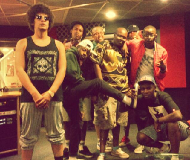 Revivolution365's tweet photo. 50 deep they like "Oh no!" #revivo #NKM #meetTheTeam #90styleicons #YFM. s/o @DarkSimson (Tommy Ills) out in Cpt http://t.co/JmAl9gL37x