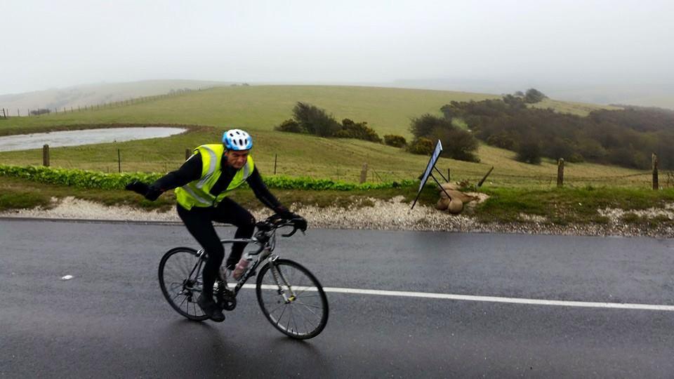 A cyclist climbed Ditchling Beacon 100 times in 44 hours for mental health awareness #cycling 
road.cc/147313