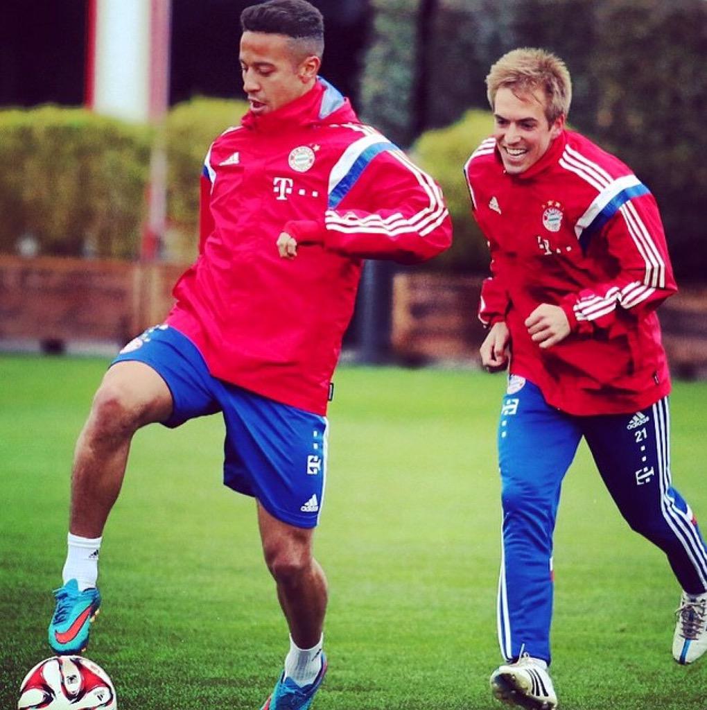 [Bild: CBbW3CJXEAAROcF.jpg:large]