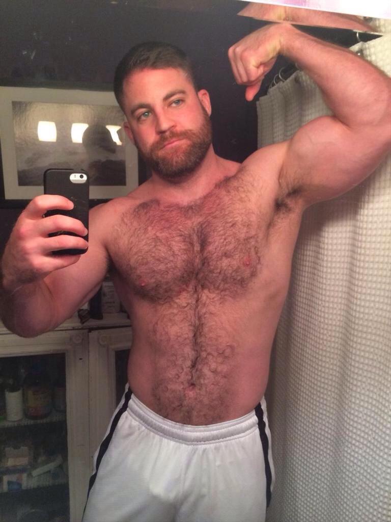 gaysvenezolanos's tweet photo. "@ComDesparza: “@_cockring: #BeardsNTattsTuesday #HairyHunk #HairyArmPits #Bulge #HotNScruff http://t.co/NLoRZksN08” este"