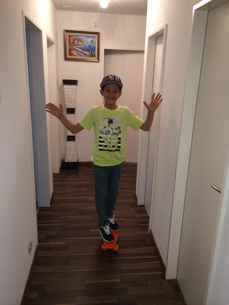 DiolenRami's tweet photo. Ich habe heute geburtstag jajajajaj (;(;((((;;;;(;(((; bien 10 http://t.co/pZfVnvGOSy