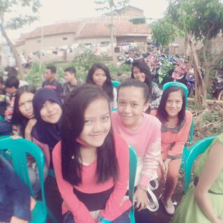 santika_mey's tweet photo. SweetMomentParttyIntanFj W/@sarahaniiiii,@Ismael,@sitinh801,@arinagustin07,#euis ,#septiana,#Gioga http://t.co/f6kL8gtCYS