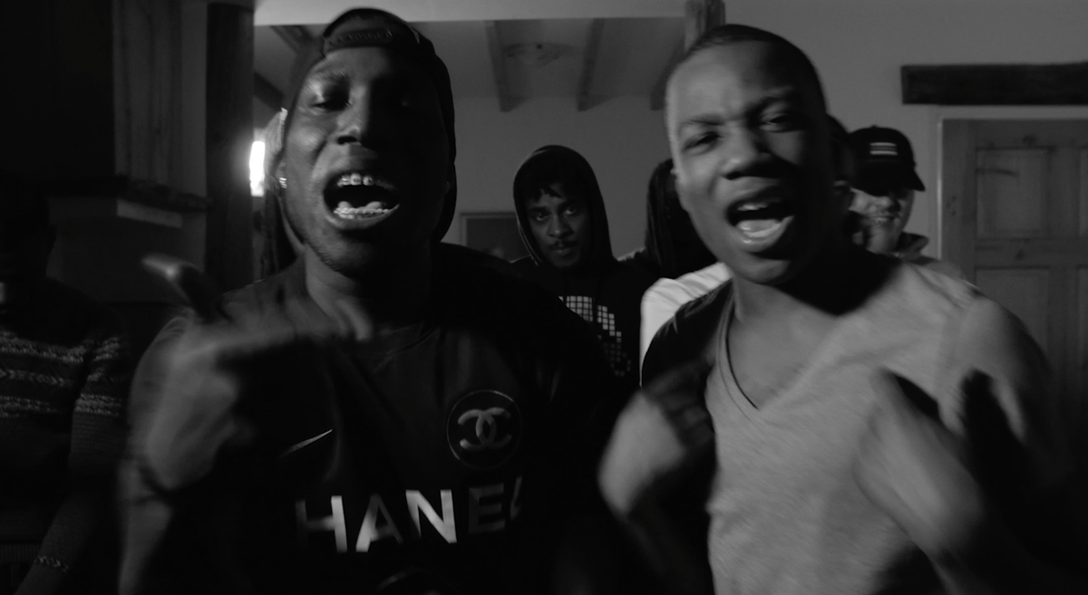 TopNotchNL's tweet photo. [NIEUW] Ronnie Flex &amp; SFB - Nigga Als Ik (Prd. @JACKCHIRAQ) http://t.co/ZBr6iTzGgG | @RonnieFlex2907 @StrictlyFamB http://t.co/wolQbEseKD