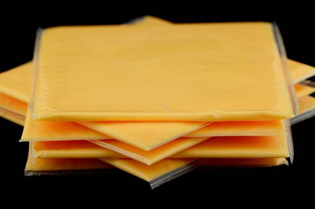 Mutiny! Nutrionists push Kraft to repeal 'Kids Eat Right' label off cheese: nyti.ms/1GIwhBN <a href="/ssstrom/">strom</a> <a href="/nytimes/">The New York Times</a>