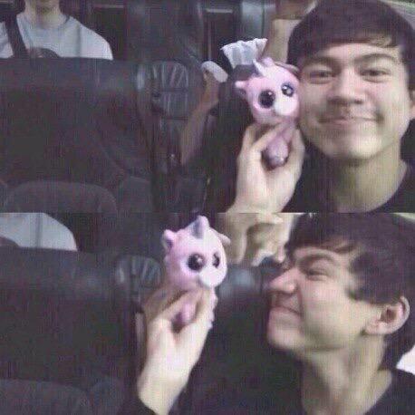 РТ, просто РТ #5SecondsOfSummer #TheyreTheOne <a href="/radiodisney/">RADIO DISNEY</a>