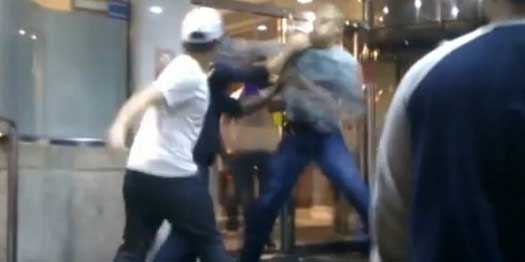 ndtv's tweet image. Video of Sikh being attacked in UK goes viral: local media goo.gl/TWSI10