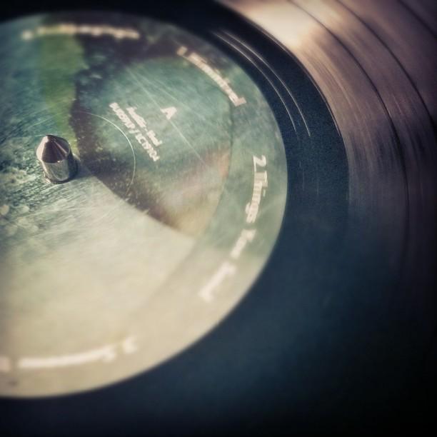 Hui! Das neue Album"Hvel" von <a href="/arstidir/">Árstíðir</a> auf Vinyl! Das hat nochmal ne Stufe mehr Stil. <3😍… ift.tt/1xvqptl