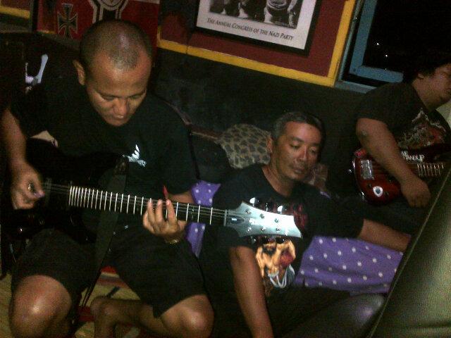 Proses take guitar @adi_infact  lagu yg blm ada judul <a href="/InfactHC/">INFACT</a> #KeepSuportLocalBand