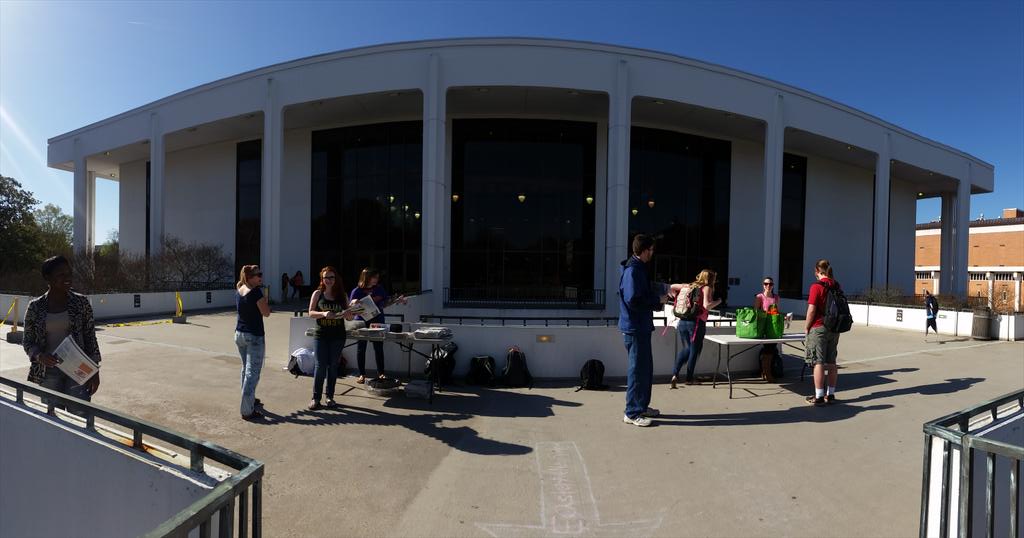 thetigerCU's tweet photo. We are hanging outside of @clemsonlibrary! Come see us for a copy of today's issue. #LibraryBridge #clemson http://t.co/IRhqbu0GYq