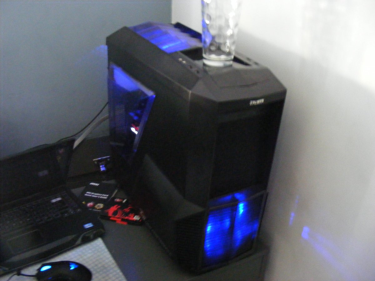 Tech_Reviewing's tweet image. New video coming friday: Jordans £800 cup holder! #newbuild #gaming #setup