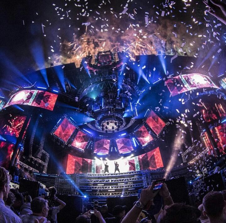 MKMDirty's tweet photo. -NEW PODCAST-
#HOF062 (UMF 2015 Anthem)
Enjoy!!!
#PureRavers
https://t.co/hWL016O4sk http://t.co/jWw1gYD2UN