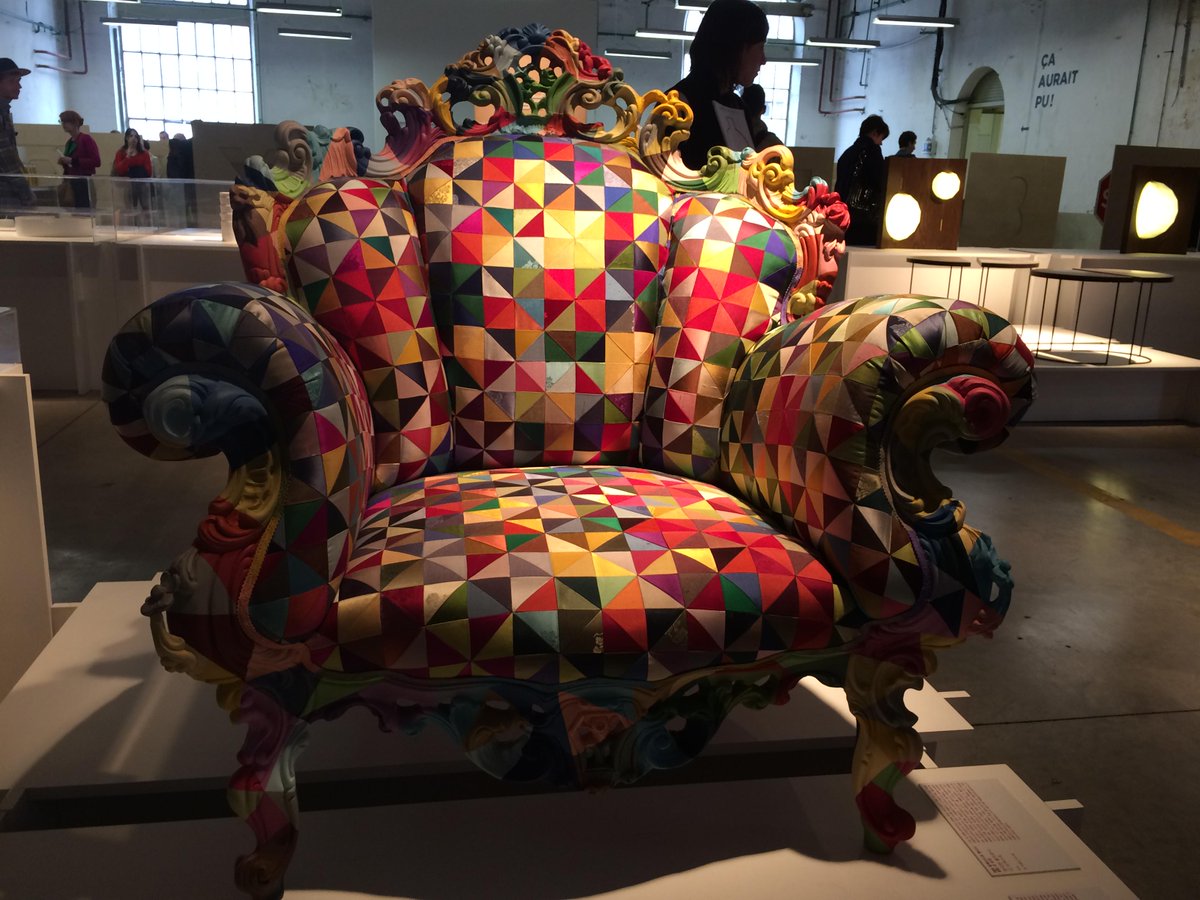 saint_etienne_'s tweet photo. Olivier Bianchi, pdt de la commission culture de l'#AMGVF a aimé entre autres prototypes ce fauteuil multicolore http://t.co/T5bOPqfnJM
