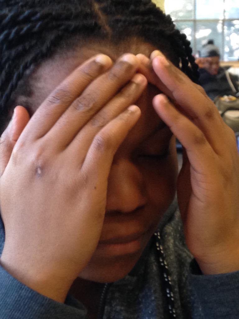 koeceeee's tweet photo. Waiting for Thursday like #DisssTewMuch http://t.co/PCK3aLHMIf