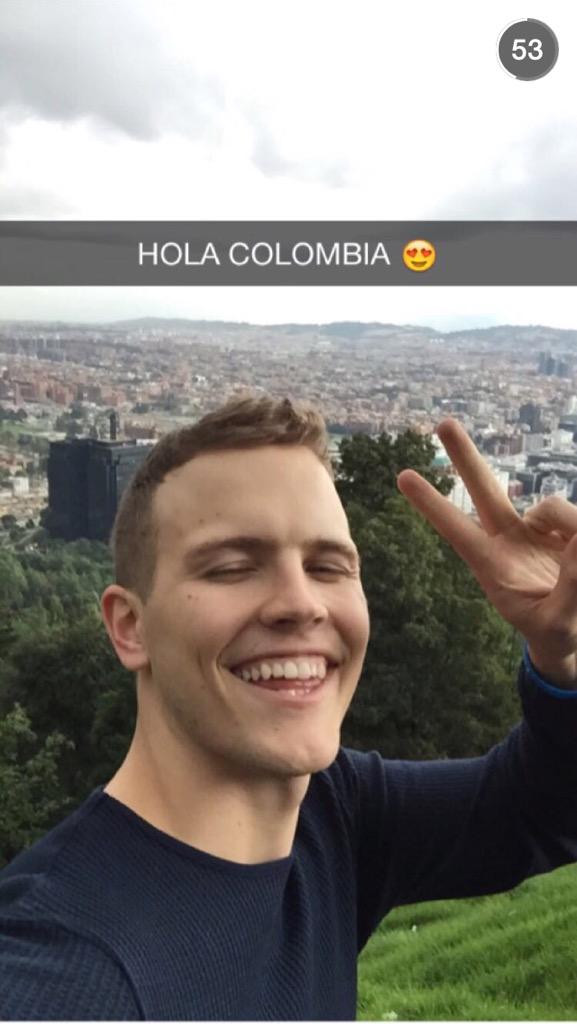 _JennaFanPage_'s tweet photo. OMG ASDFGQHAFXH JEROME IS IN COLOMBIA , AND IM FROM THERE AND IM NOT THEREEEEE OMGG😣😣 http://t.co/4OydEEgu23