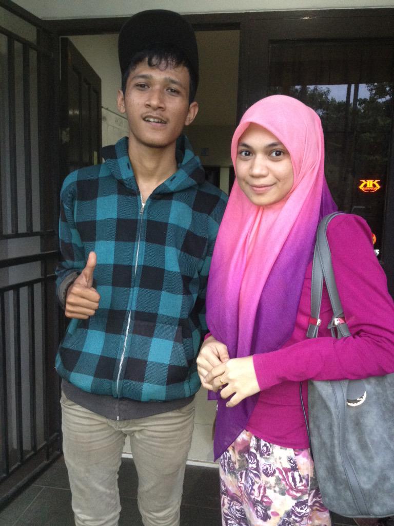ZackyPhotograph's tweet photo. Cc: @indah_nevertari "@semper_bengal: Pas main ke kantor aksen management eh gak sengaja ketemu Indah http://t.co/DHK2MFHDZ6"