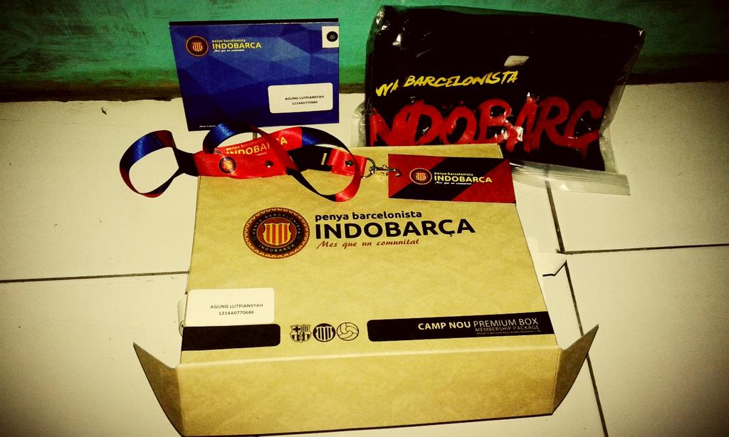 ndunkdesage's tweet photo. Maksih min..paketnya mendarat dgn selamat hehe @INDOBARCA_CKP  @PenyaIndoBarca http://t.co/uPUW3qKsRc