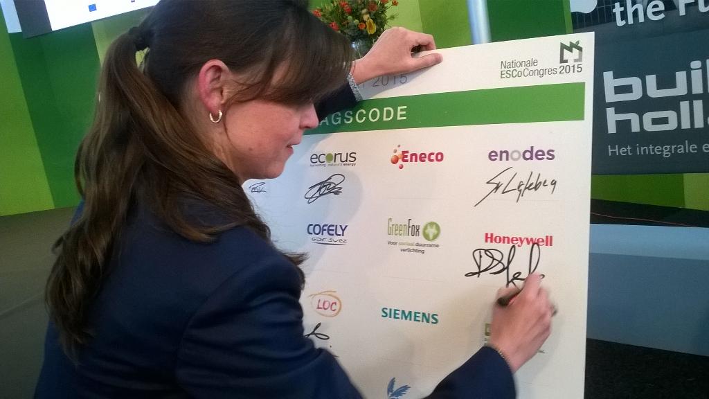 Honeywell tekent als ervaren aanbieder van energieprestatiecontracten Gedragscode voor EPCs op #escocongres