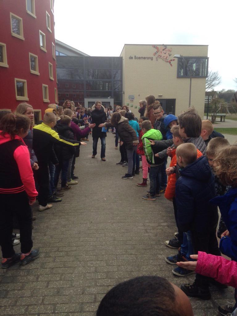 sbodeboemerang's tweet photo. De Boemerang zwaait meester Gijs uit.😪 http://t.co/Sw5Z4qzkZv
