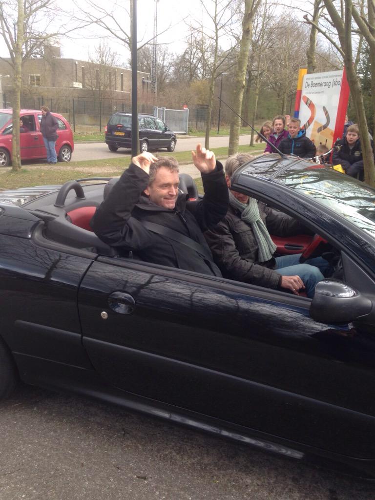 sbodeboemerang's tweet photo. De Boemerang zwaait meester Gijs uit.😪 http://t.co/Sw5Z4qzkZv