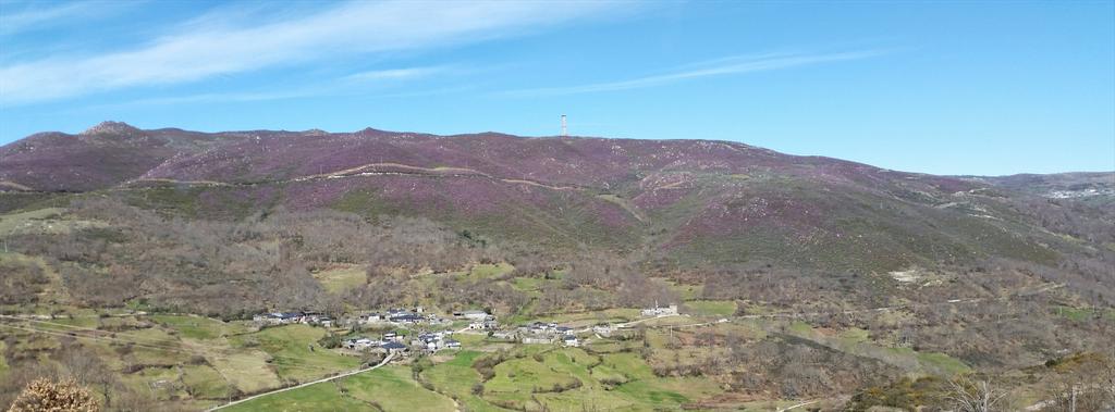 LorenzOurense's tweet photo. #Ourense é unha Provincia moi rica en paisaxes e tesouros coma estes #OInvernadoiro #VilariñoDeConso #GaliciaCalidade http://t.co/kq3Ygzv1FW