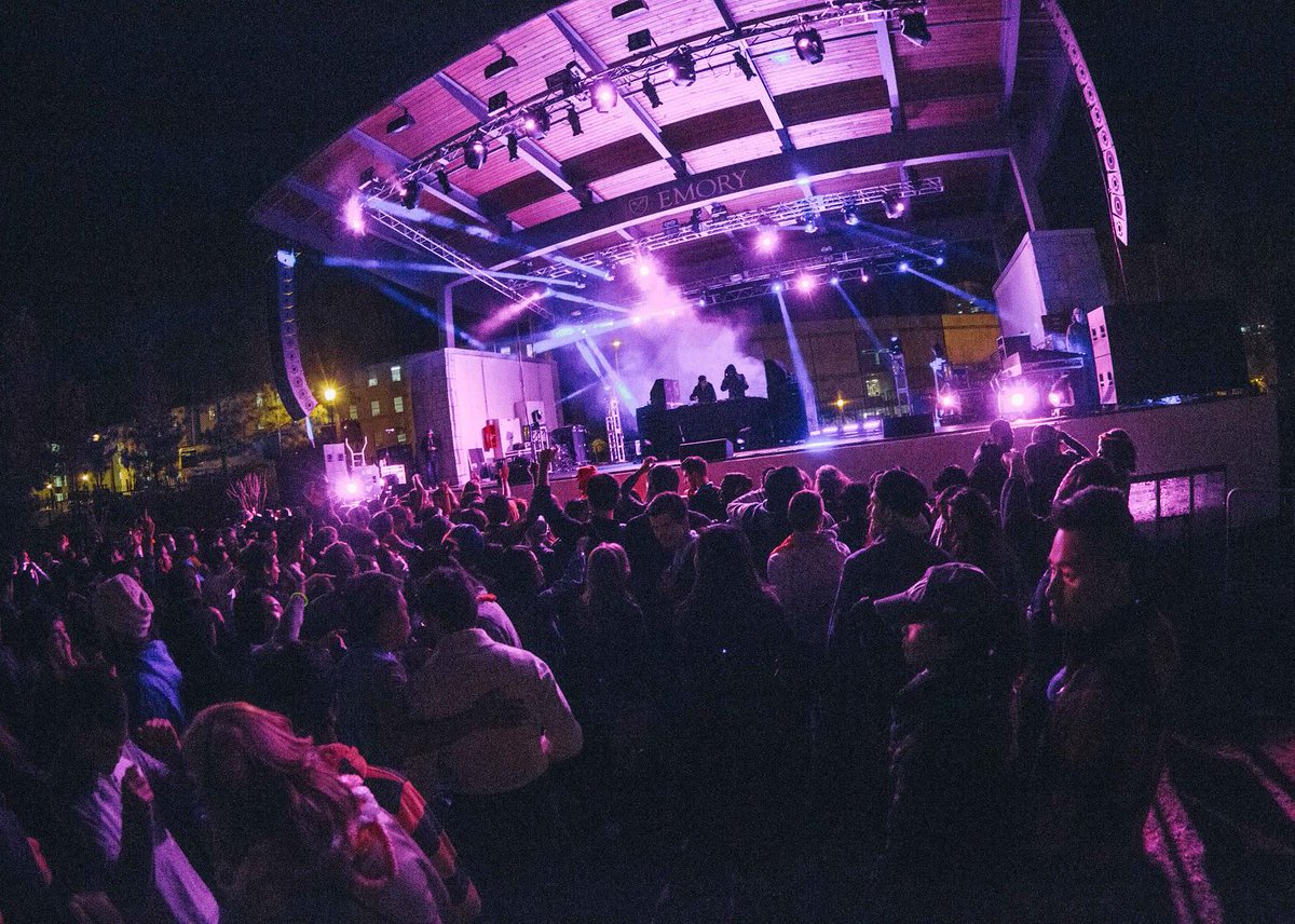 EmoryUniversity's tweet photo. McDonough Field was on fire this weekend with @JColeNC & @theknocks to close out #DooleysWeek! Photo cred: @EmorySPC http://t.co/SEAvi19H2R