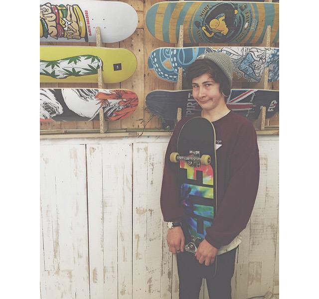 albionskate_'s tweet photo. Absolute shredder/absolute nuisance @fullpipeers had updated his whip with this tie-die @flipskateboards. 👊🙏🇬🇧 http://t.co/JQSelopvjw