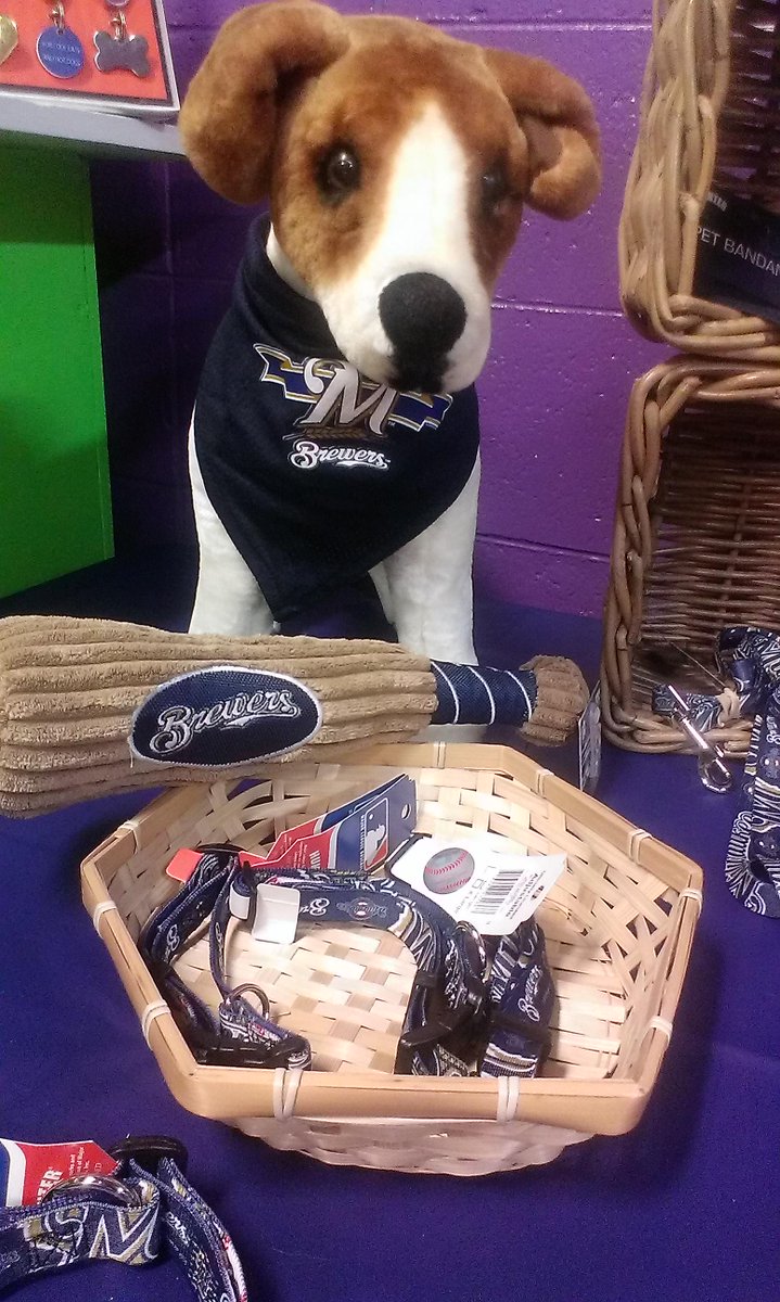 CentralBarkMV's tweet photo. Barkley is all ready for @Brewers opening day! Is your pup? http://t.co/FZWsFsvgtn