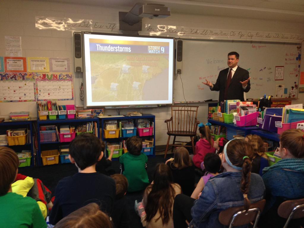 beckyruel's tweet photo. #KES 4th graders welcomed #WMUR Kevin Scarupa today! http://t.co/u70US9Erk0