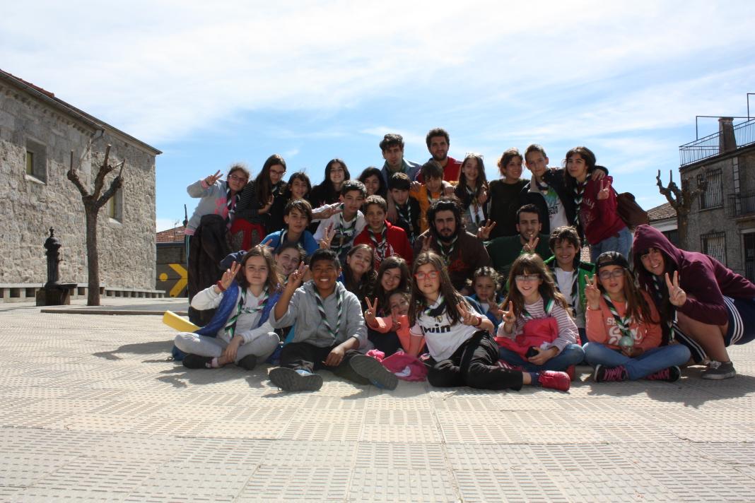 GSCalasanz's tweet photo. Los lobatos y los rangers lo hemos pasado genial de acampada 😊 http://t.co/gx8HdocEyz