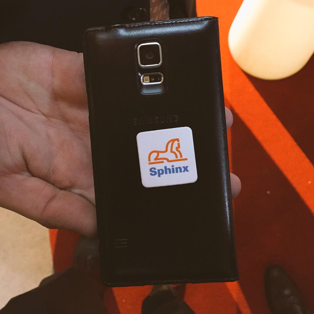HotelloTOPBE's tweet photo. Handig hè, die cleanpad van @SanitecRico ?! Weer een beeldschoon scherm! #HTBE15 http://t.co/m8YnfIyrBC