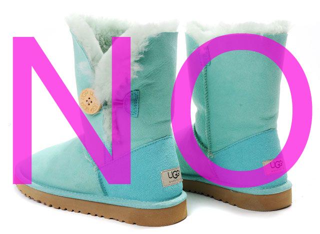 MMOnTheWall's tweet photo. MM OTW #Uggs are just expensive slippers sold at the mall. They may be warm &amp; comfy, but they make u look xtra frumpy http://t.co/Wqvom2g9jz