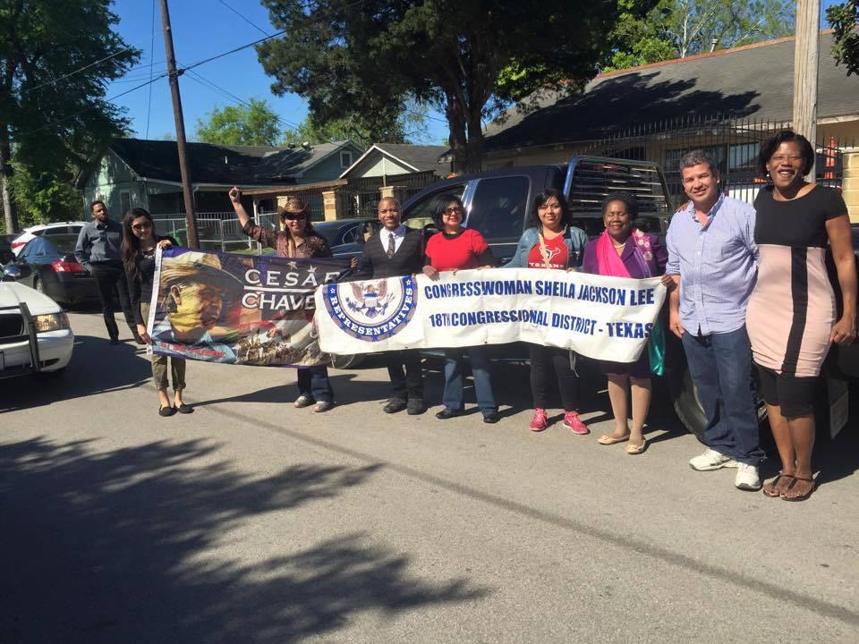 0tw100's tweet photo. Happy Birthday #CesarChaves! Marching the Cesar Chavez parade with the Grand Marshal, Congresswoman @JacksonLeeTX18 ! http://t.co/mnEhtQyTHE