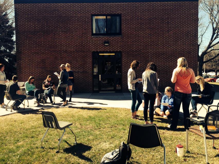 avb_amyvb's tweet photo. Nursing class outside today!! http://t.co/PBTZK6rjZs