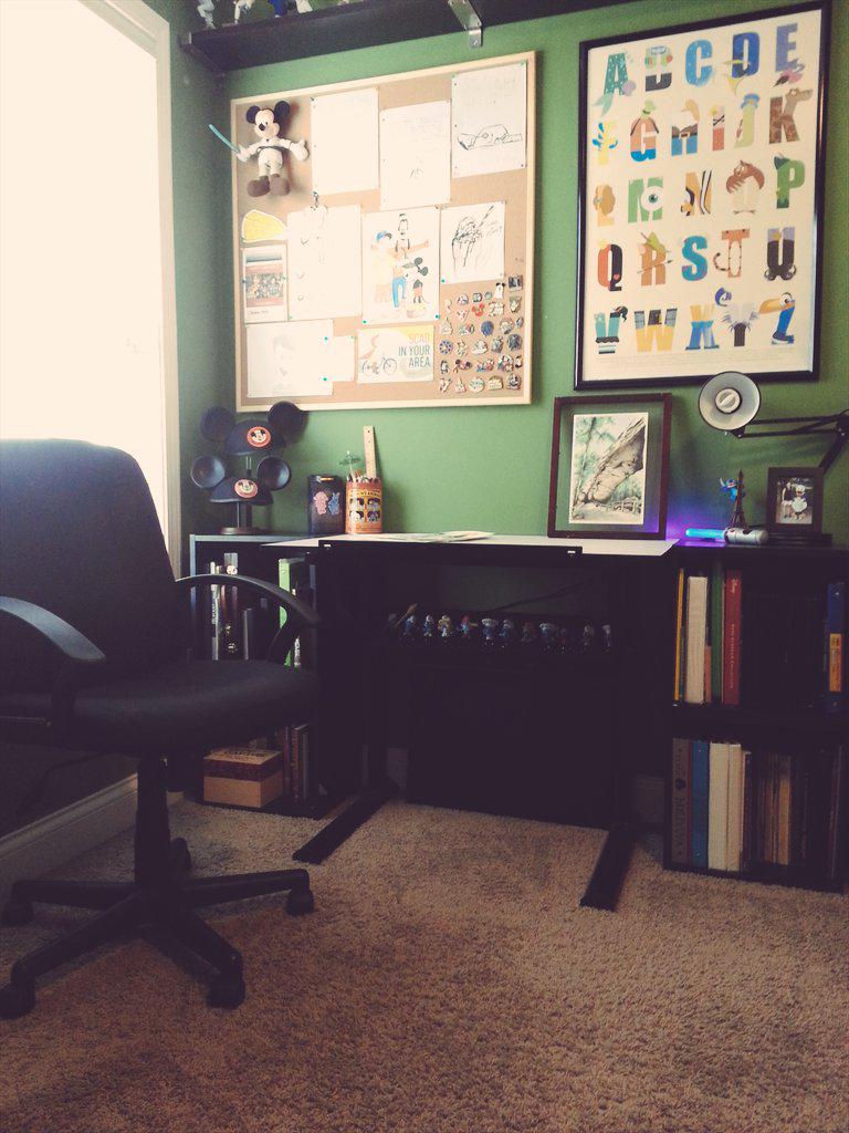 BPraria's tweet photo. Getting hype about my new cork board that I got on saturday. My studio is coming together nicely!!! http://t.co/LE4lBMIzsJ