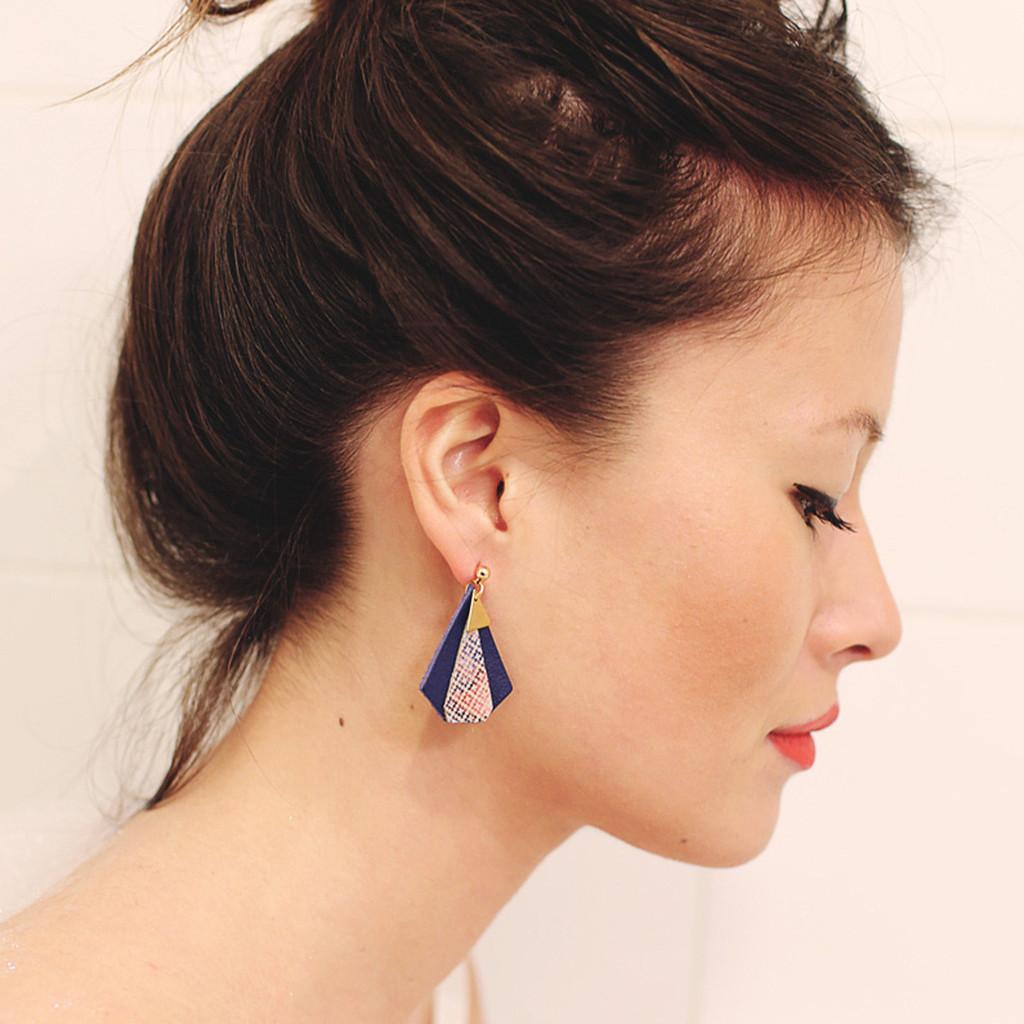 MonPetitPlus's tweet photo. La nouvelle co @CJBijoux est à retrouver sur l'E-Shop http://t.co/F065z6jBMD #bijoux #monpetitplus #charlyjames http://t.co/WJfA3A5ftf