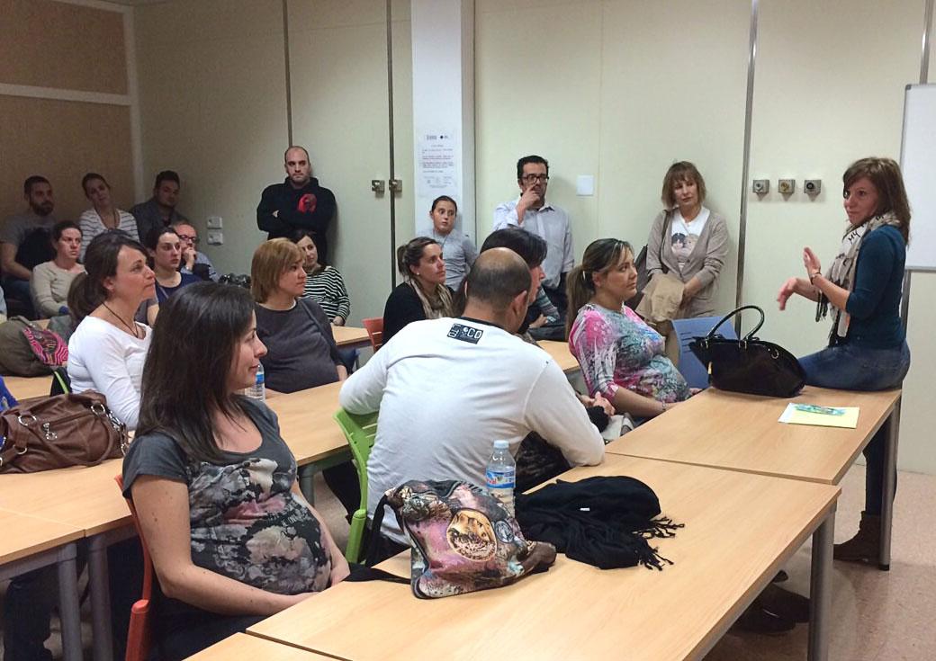 El Hospital de Elda organiza charlas para informar a las gestantes sobre el proceso del parto tinyurl.com/p95nasz