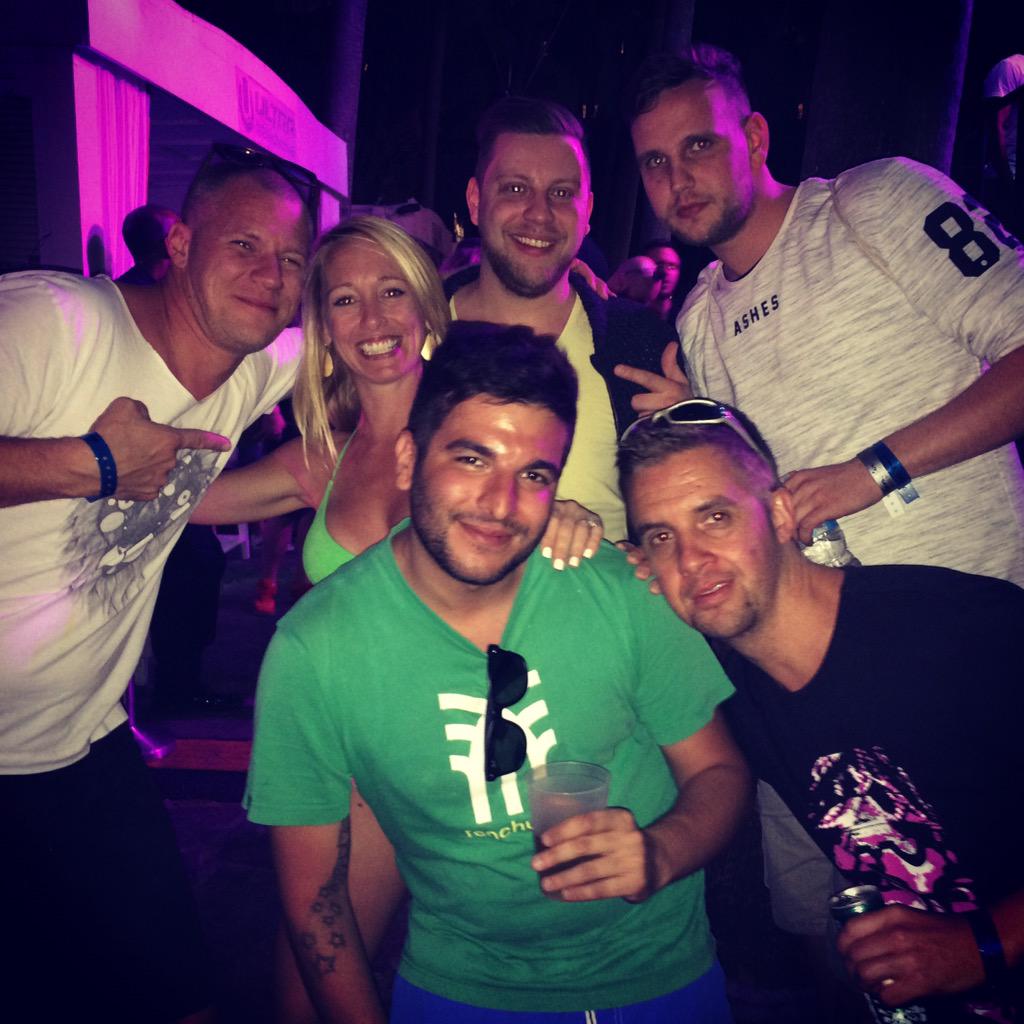 levelsouth's tweet photo. #SouthBeach #MMW2015 
☀️🌴🎶🇩🇪❤️🎉 #GoodTimes w/ @NicoPusch @ThomasLizzara http://t.co/eZrDTWGLyy