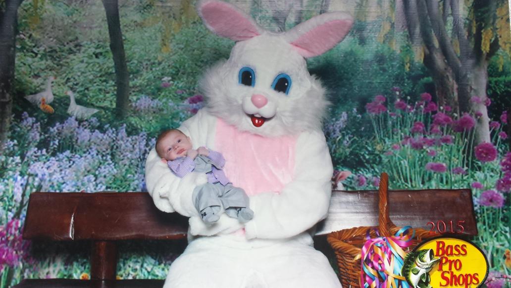 MrsKerr_1105's tweet photo. My baby's 1st time with the easter bunny🐰 http://t.co/Qilm90zzyj