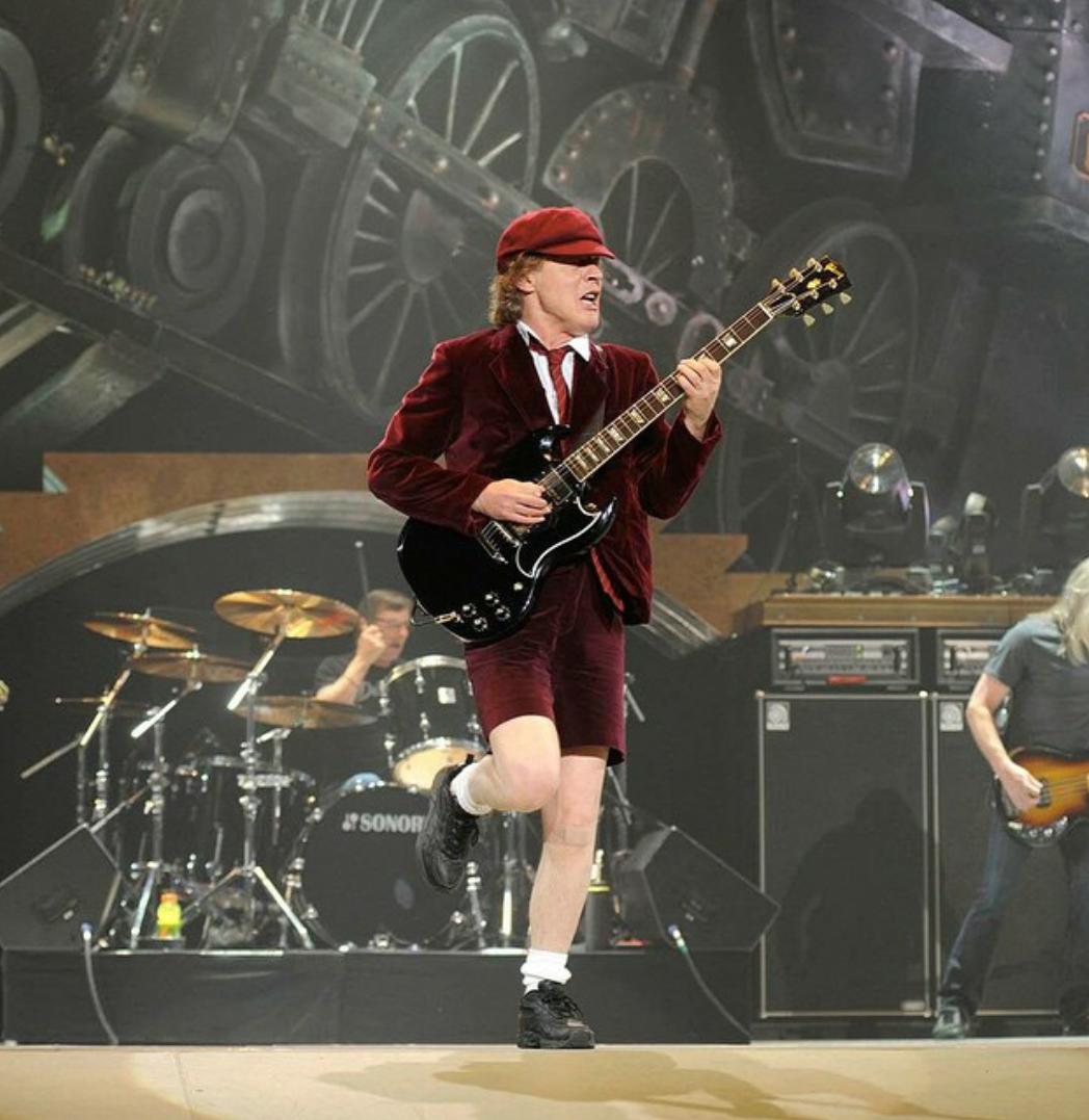 ¡Happy Birthday Angus Young!  
